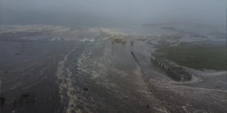 8,8’lik deprem sonrası şoke eden olay: Kamçatka Yarımadası 2 metre kaydı