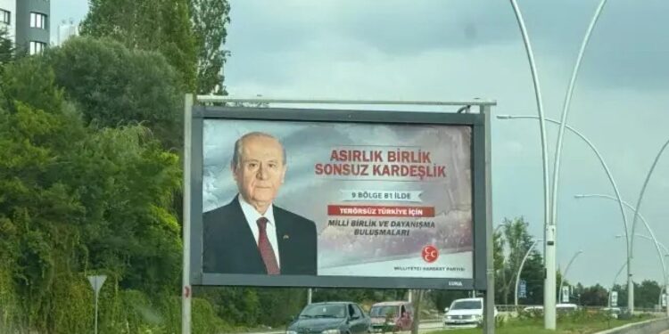 “9 bölge” ifadesi ne anlama geliyor? MHP’den afişler için açıklama geldi