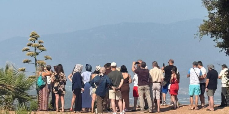 Antalya’da 30 yıl sonra ortaya çıktı! Turist akınına uğradı