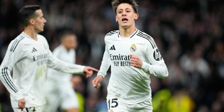 Arda Güler, Fenerbahçe’nin Feyenoord zaferine kayıtsız kalmadı! 3 kez aynı yorumu yaptı