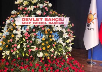 Bahçeli’den AK Parti’ye anlamlı çiçek