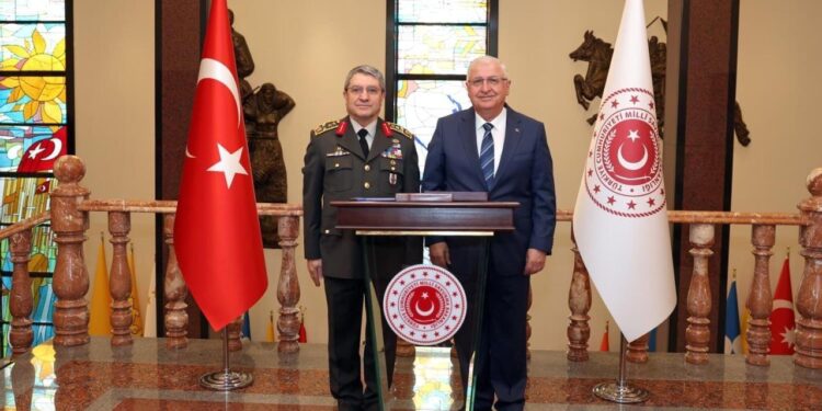 Bakan Güler, Orgeneral Bayraktaroğlu’nu kabul etti