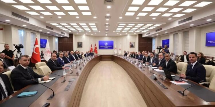 Bakan Işıkhan, eğitim görüşmelerini değerlendirdi!