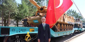 Bakan Uraloğlu: Türkiye savunma sanayisiyle dünya piyasalarına adeta mührünü vurdu