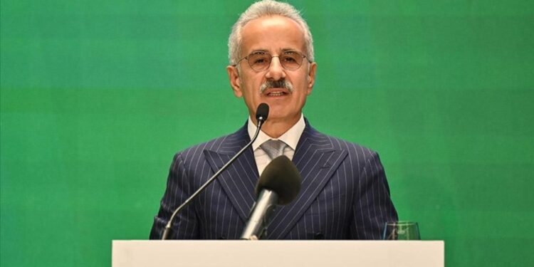 Bakan Uraloğlu’ndan 5G açıklaması! ‘Ülkemizin tamamına 5G’yi yaygınlaştırmış oluruz’