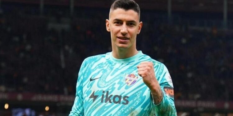 Berke Özer, kariyer imzasını atıyor! 40 milyona transfer yapan kalecinin yerini alacak