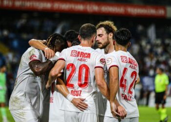 Birinci Lig’de iki maç sona erdi: Goller yağmur oldu