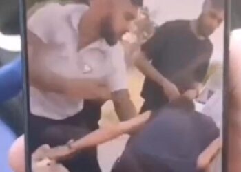 Boş araziye götürüp darbettiler: 2 kişi tutuklandı