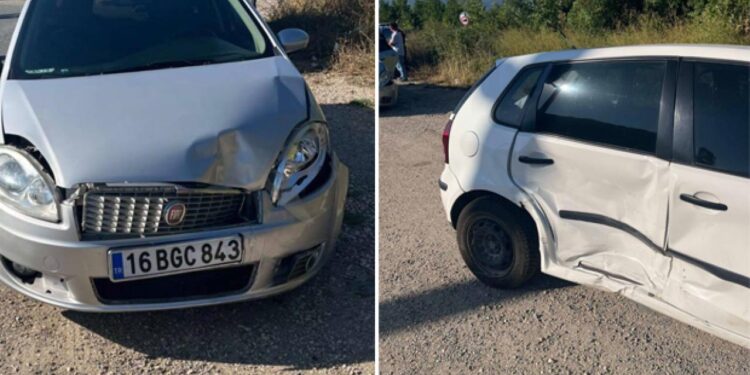 Bursa’da iki otomobil çarpıştı: 3 yaralı