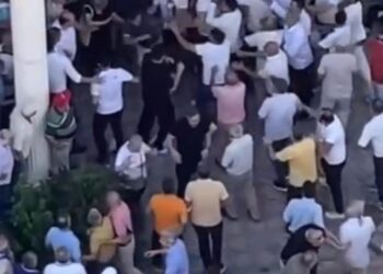 CHP mahalle seçiminde kavga çıktı