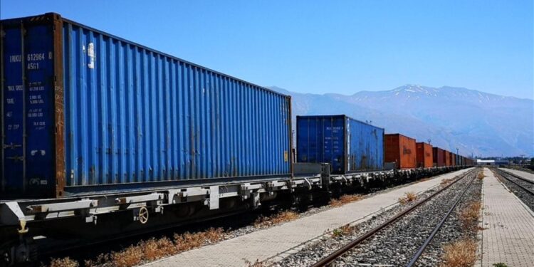 Çin’den yola çıkan iki yük treni yarın Türkiye’den Avrupa’ya hareket edecek