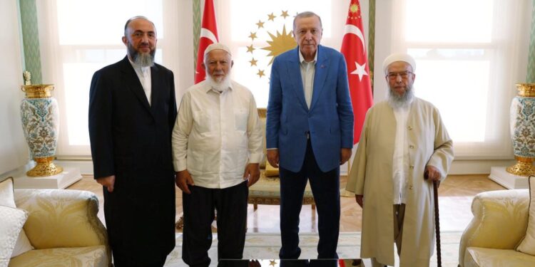 Cumhurbaşkanı Erdoğan, İsmailağa Cemaati’ni kabul etti