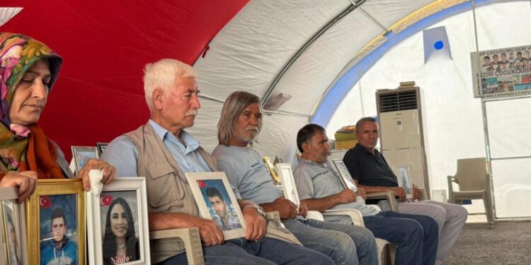 Diyarbakır anneleri komisyonda dinlenecek: Terörsüz Türkiye sürecinde yeni adım!