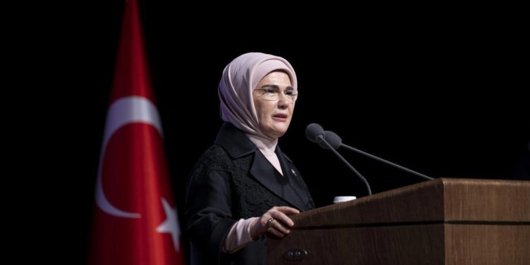 Emine Erdoğan’dan ilk paylaşım: Yepyeni bir yolculuğa hazırız