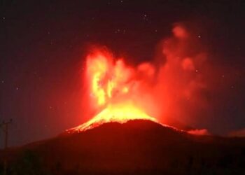 Endonezya’da  yanardağı patlaması… Semeru ve Lewotobi Laki-Laki alarmı!