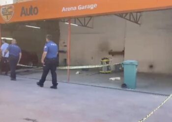 Eski patronunu silahla vurdu