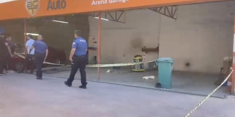 Eski patronunu silahla vurdu