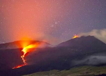 Etna Yanardağı yeniden aktif hale geldi