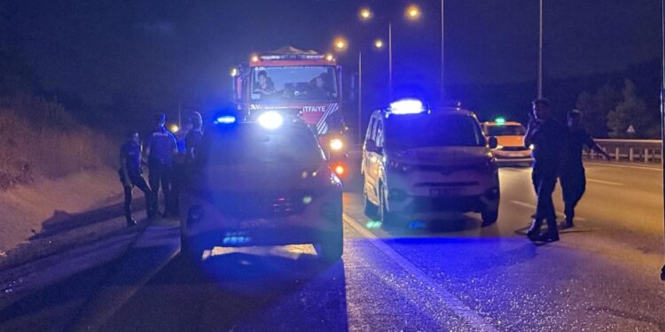 Eyüpsultan’da kaza: 1’i ağır 2 yaralı! Sürücü olay yerinden kaçtı