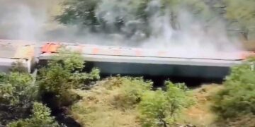 Facianın eşiğinden dönüldü… Kimyasal madde taşıyordu! ABD’de tren raydan çıktı!