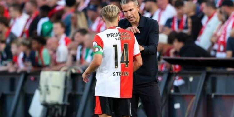 Feyenoord’dan ‘Kadıköy’ öncesi Fenerbahçe’ye gözdağı