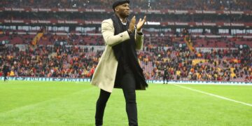 Galatasaray ‘kule’ gibi stoperi alıyor: Drogba araya girdi, bir sözü yetti