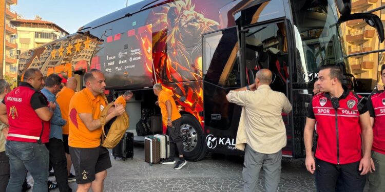 Galatasaray, ligin ilk maçı için Gaziantep’te