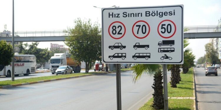 Genelge yayımlandı! Milyonlarca sürücüye müjde: Hız sınırları yeniden gözden geçiriliyor