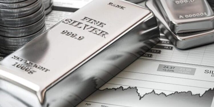 Gümüşte neler oluyor? Dünyaca ünlü banka tahminini değiştirdi