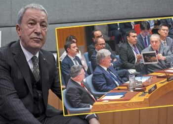 Hulusi Akar gündem olan kareyi paylaştı: Terörist mi bu? Cevap ver!!!!