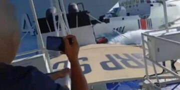 İki devasa gemi birbiriyle çarpıştı…