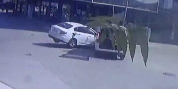 İnegöl’de 2 aracın çarpıştığı kaza anı kamerada: 1 yaralı
