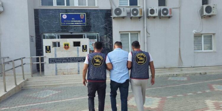 İnterpol tarafından kırmızı bülten ile aranıyordu! Mersin’de yakalandı