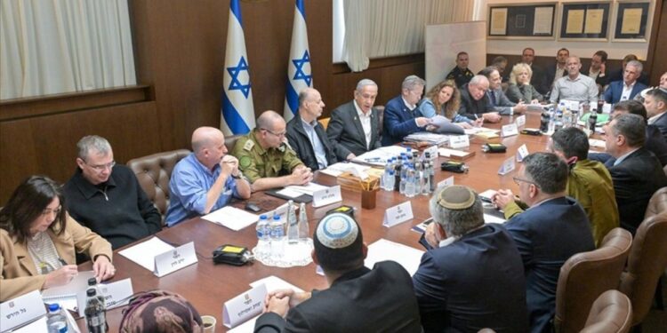 İsrailli komutanlardan Trump’a imdat çağrısı: Gazze’de yenilginin arefesindeyiz!