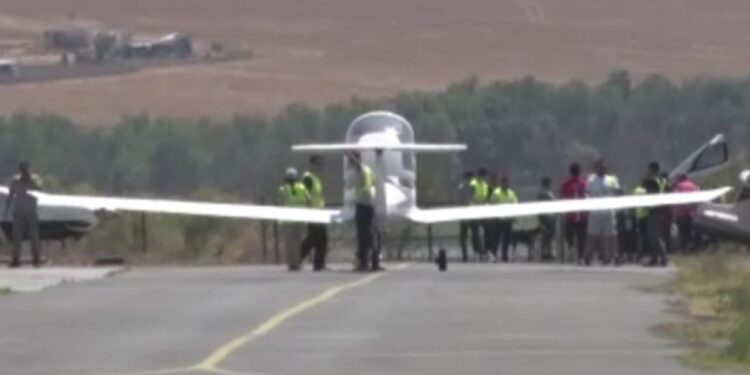 İstanbul semalarında korku dolu anlar! Arızalanan uçak acil iniş yaptı