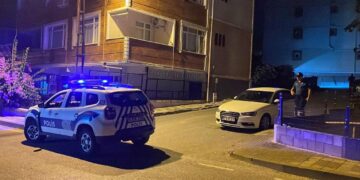 İstanbul’da vahşet! Sokakta satırlı saldırıya uğrayan kadın hayatını kaybetti