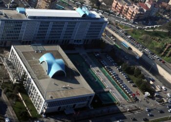 İstanbul’un reklam baronu: Yolsuzluk soruşturmasında konuşmaması için tehdit edildi!