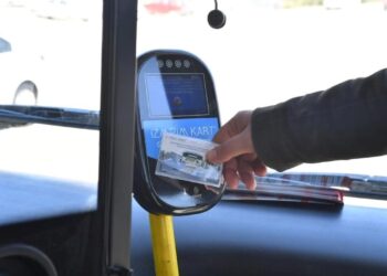 İzmir’de ulaşım ücretlerine zam