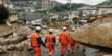 Japonya’da şiddetli yağış felaket getirdi! Sel ve toprak kayması: 3 ölü!