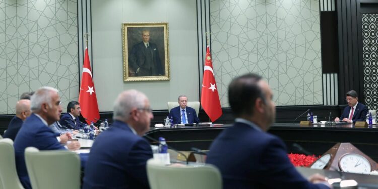 Kabine yarın toplanıyor: İşte masadaki konular!