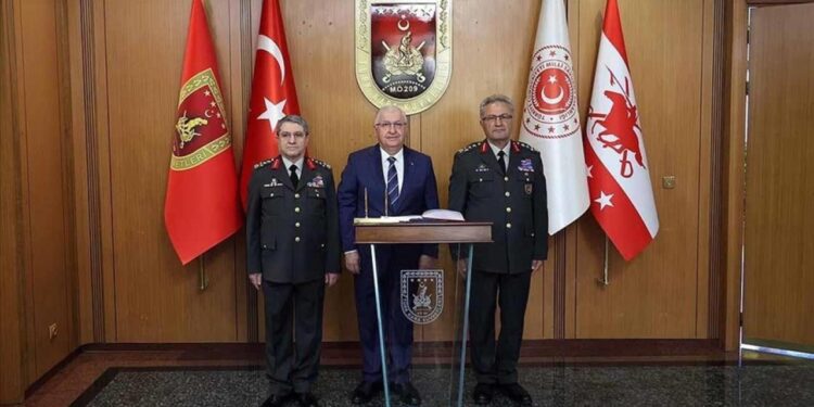 Kara Kuvvetleri Komutanlığı’nda devir-teslim töreni