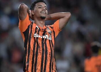 Konferans Ligi’ne düşen Arda Turan’ın takımı Shakhtar’a isyan: Beşiktaş maçı sadece…