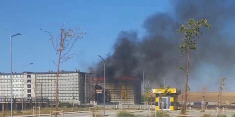 Konya’da inşaat halindeki yurt binasında korkutan yangın