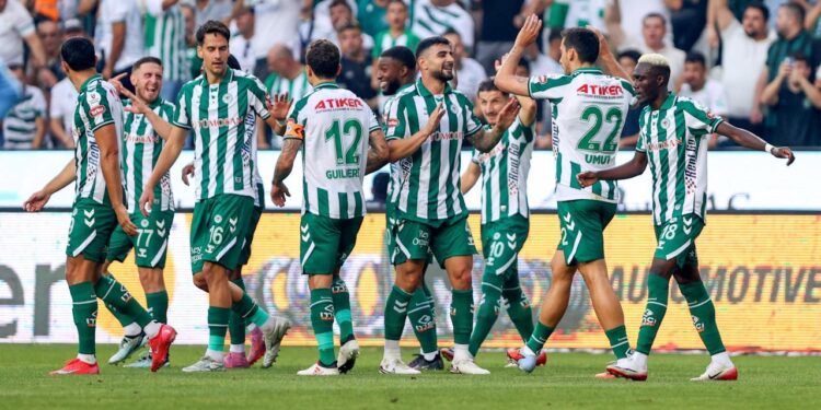 Konyaspor çok farklı! Liderlik koltuğunu bırakmadı