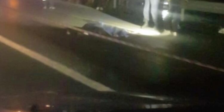 Korkunç kaza: Otomobil çarptı, üzerinden birçok araç geçti