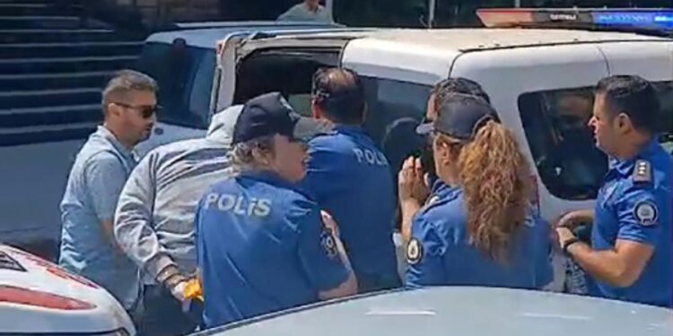 Kuyumcu soymaya çalışan şüpheli yakalandı