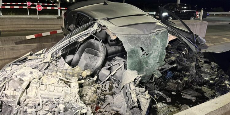 Kuzey Marmara’da feci kaza! Beton bankere çarpan araç hurdaya döndü