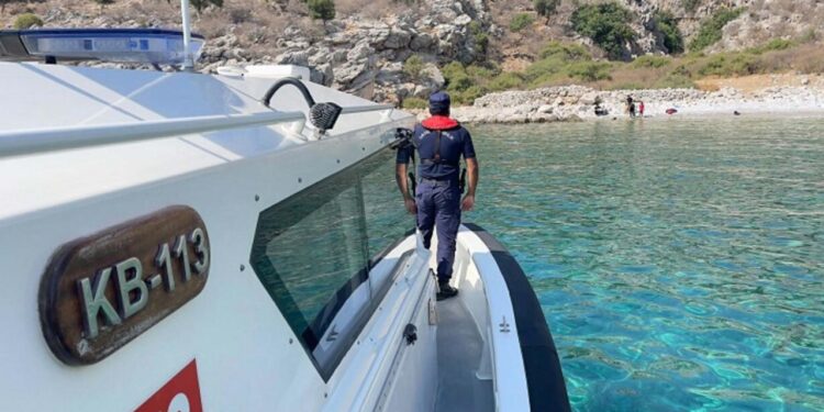 Marmaris’te operasyon! 14 göçmen kurtarıldı