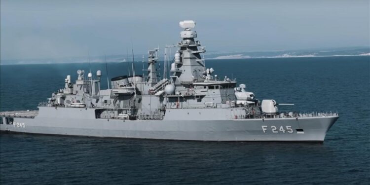 Mavi Vatan’a yeni kalkan! TCG ORUÇREİS füze kuşandı