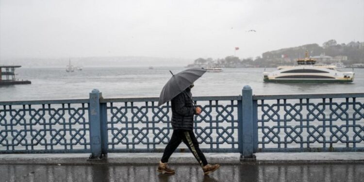 Meteoroloji il il açıkladı: İstanbul için peş peşe sağanak uyarısı!